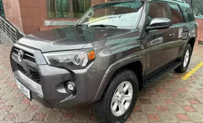 Toyota 4Runner 2020 5 seats 4WD